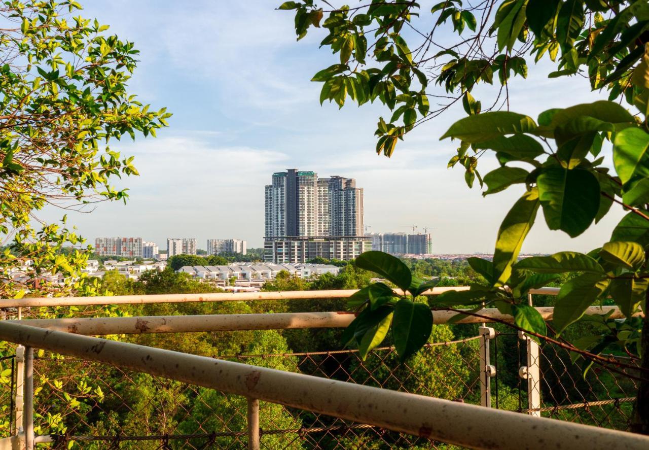 Getaway Residence At Cyberjaya Exterior photo
